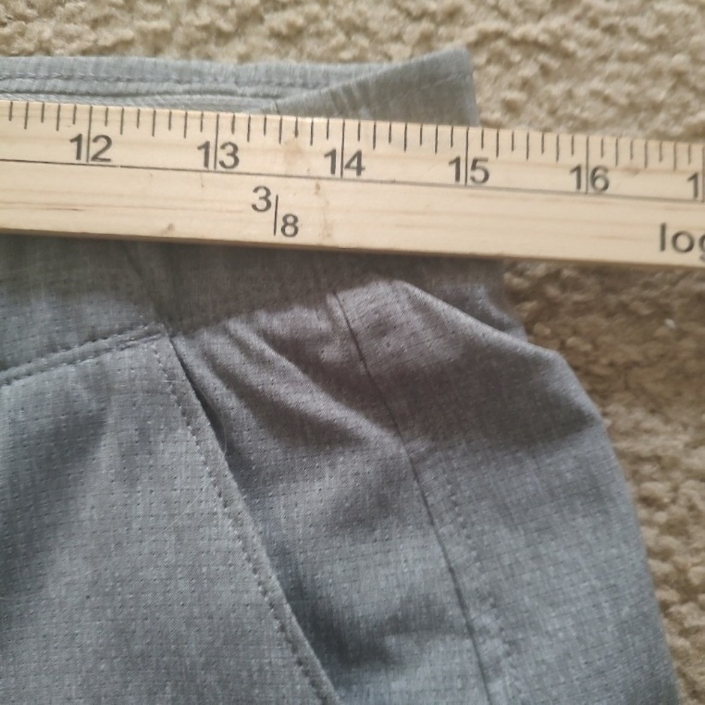 Under‎ Armour Mens Golf Shorts Size 32 Gray HeatGear Athletic Performance - Picture 2 of 6